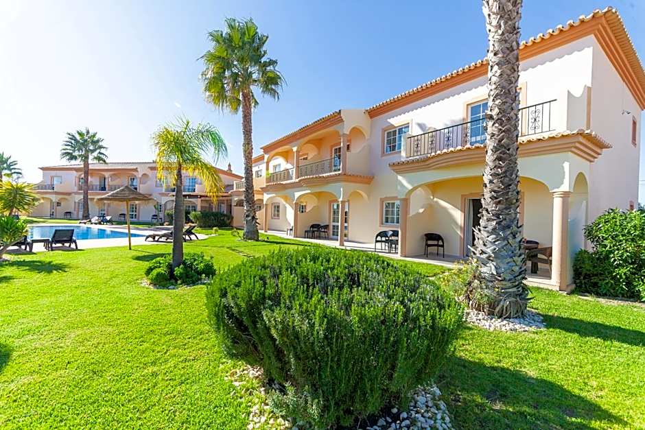 Atalaia Sol Aparthotel - tennis & heated pool in winter