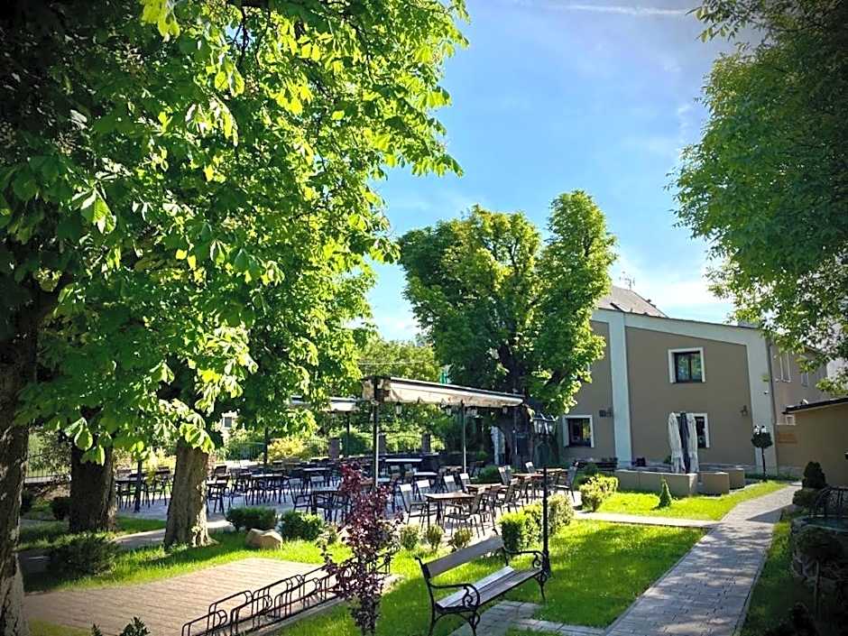Hotel & Restaurant Pod Kaštany