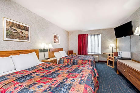 1 Queen Bed and 1 Twin Bed, Suite, Non-Smoking