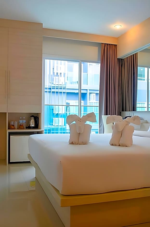 Mirage Express Patong Phuket Hotel