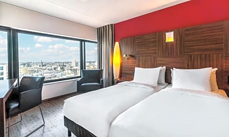 Twin Deluxe Room with City View