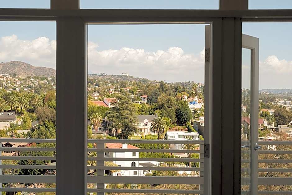 Hollywood Hills Hotel