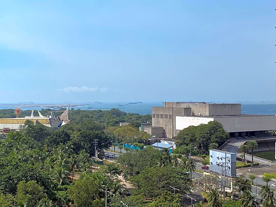Le 10 The Radiance Manila Bay