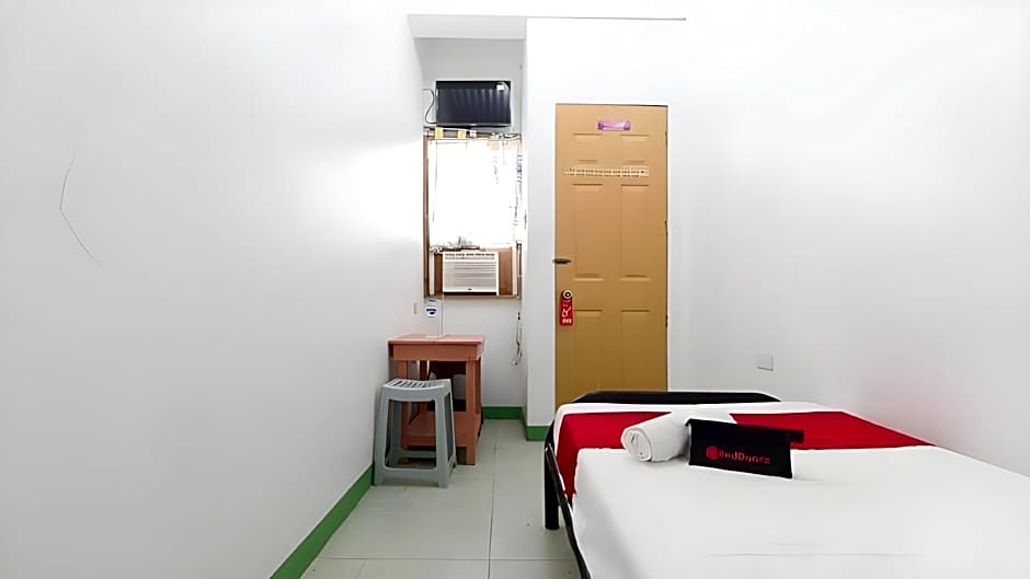 RedDoorz near Mariners Legazpi