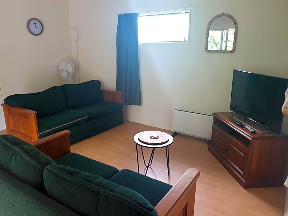 Woodlands Motel