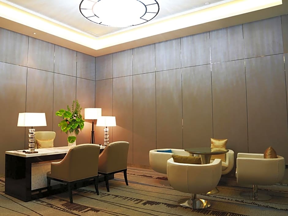 Ramada Plaza Liuzhou Liudong Hotel