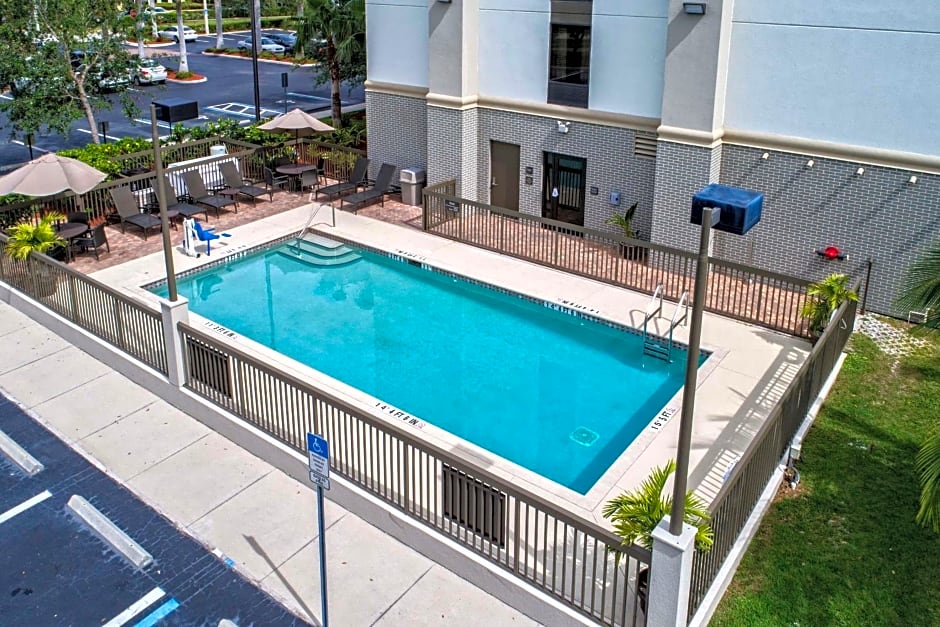 Hampton Inn By Hilton & Suites Fort Myers-Estero/FGCU