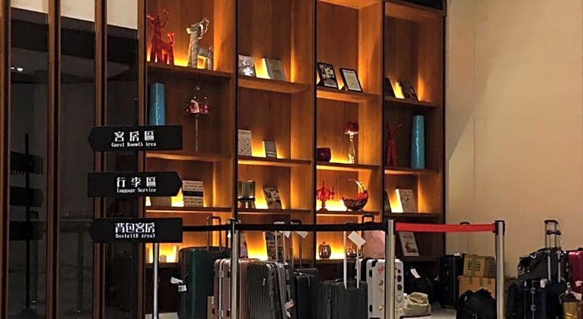 Amici Hotel Six Star Hostel