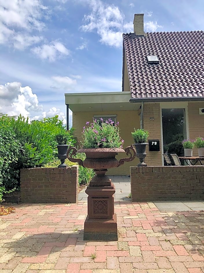 HOLTINGERHUYS Uffelte- Giethoorn! Tegen betaling Wellness!!!