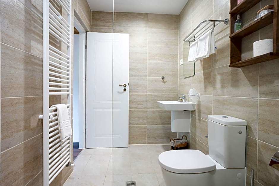 Tiarra Mountain Lodge