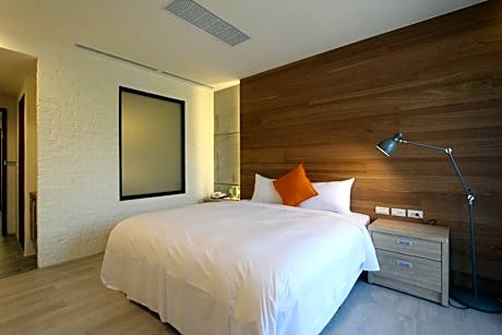 Queen Room with Balcony