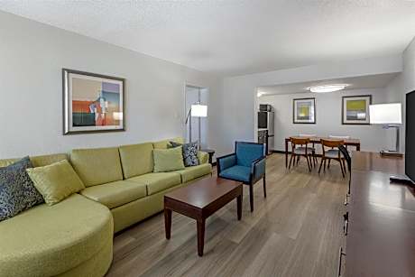 King Suite with Sofa Bed - Non-Smoking