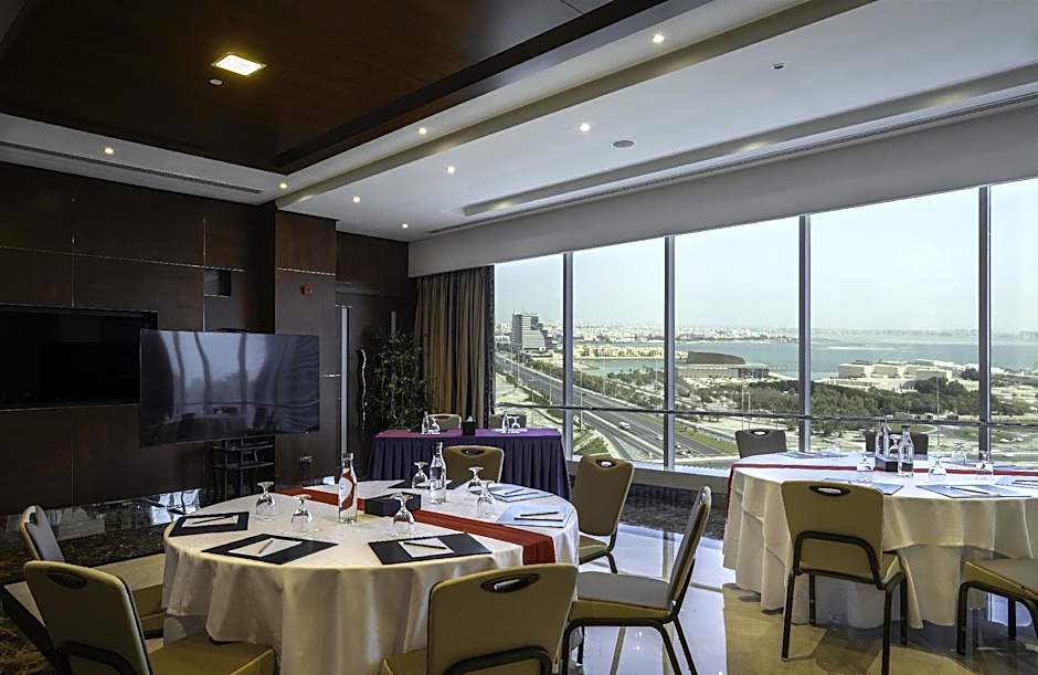 The Diplomat Radisson Blu Hotel Residence & Spa