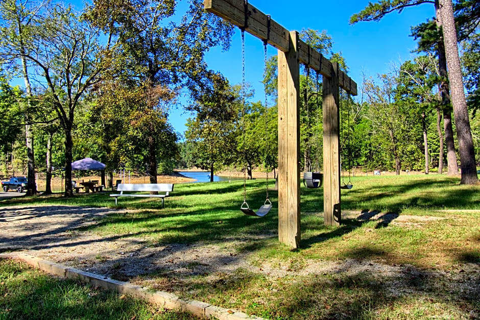 The Americana - Parker Creek Bend Cabins