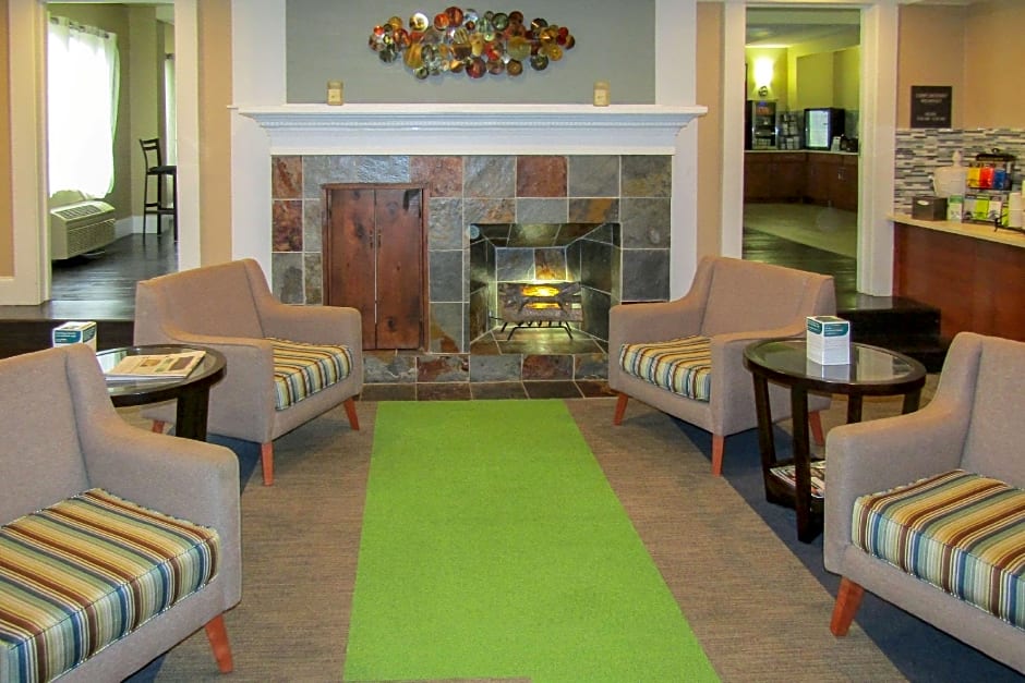 Econo Lodge Inn & Suites