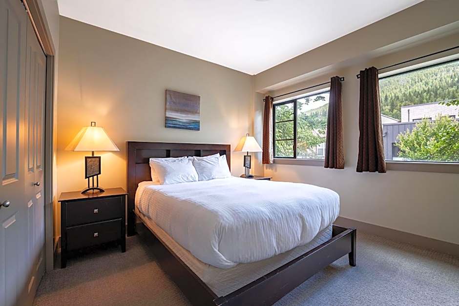 Selkirk Snug by Revelstoke Vacations