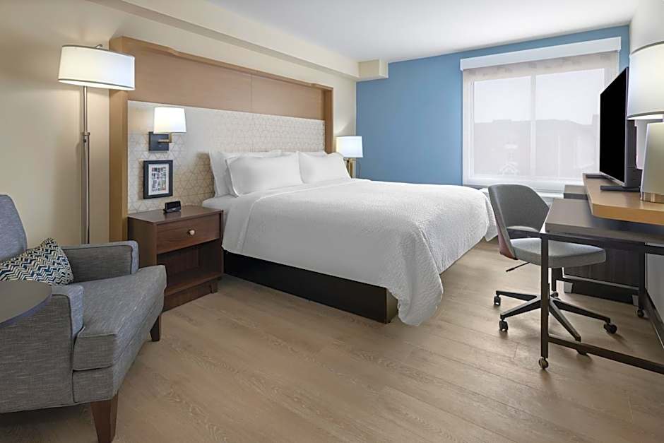 Holiday Inn & Suites Richmond West End by IHG
