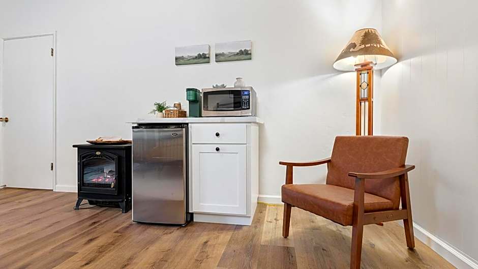 Suite Meadow @CN Lodge# 7