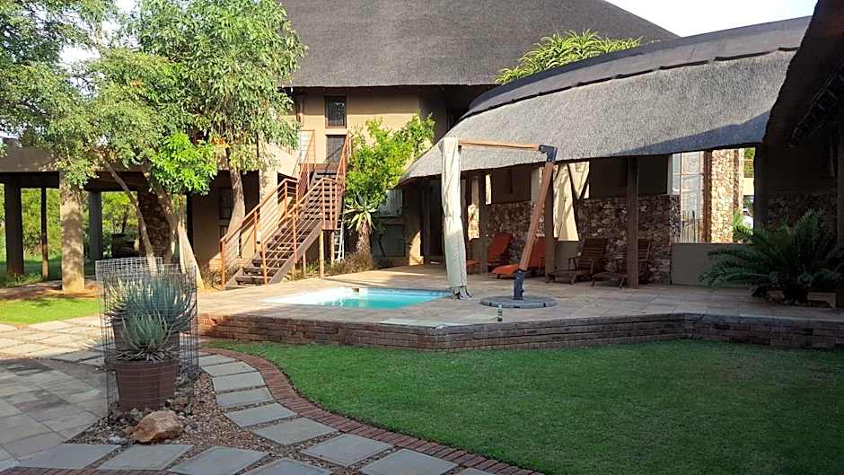 Zebula Golf and Wildlife Estate - Giraffe Plains Pax 4 - Moi Signature Luxury villa