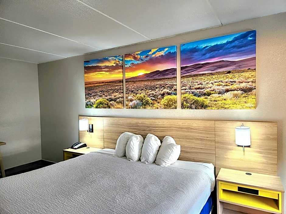 Days Inn by Wyndham Houston