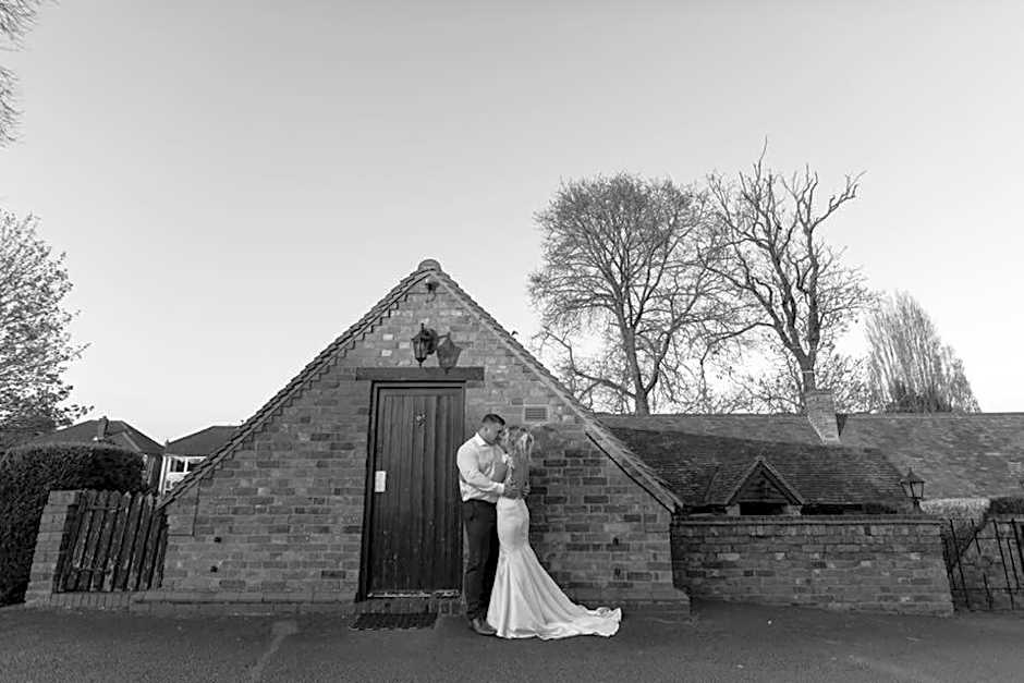 Strawberry Bank Hotel, NEC