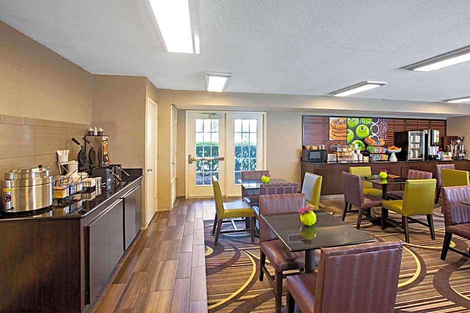 La Quinta Inn & Suites by Wyndham San Marcos