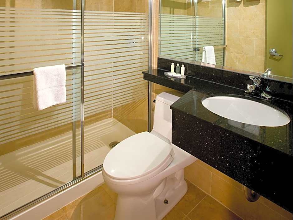Hotel Q New York