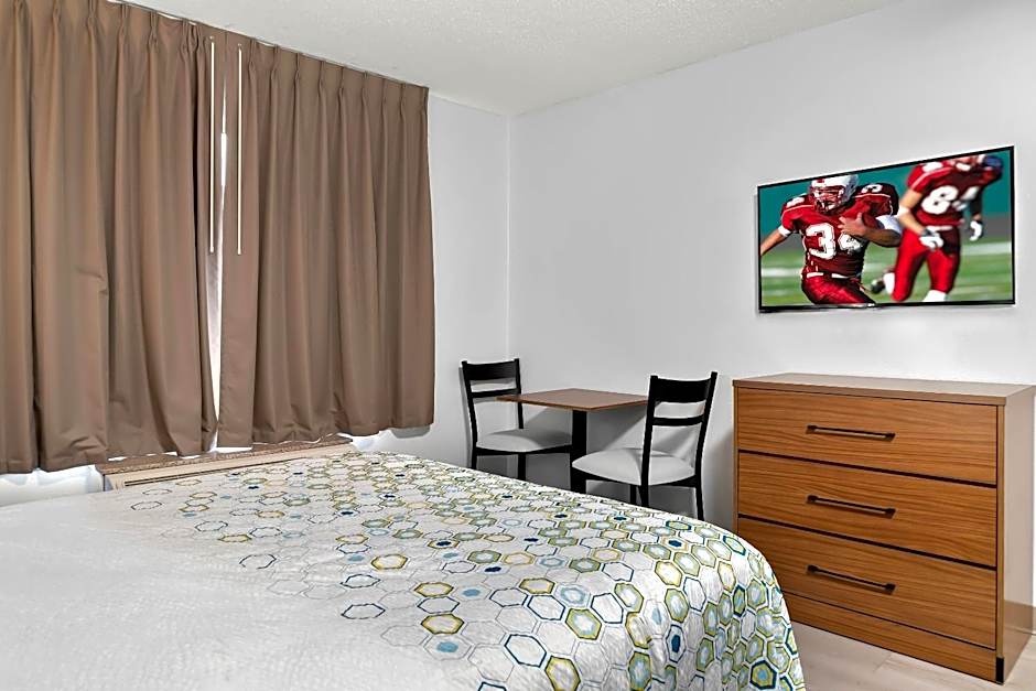 HomeTowne Studios Auburn Hills