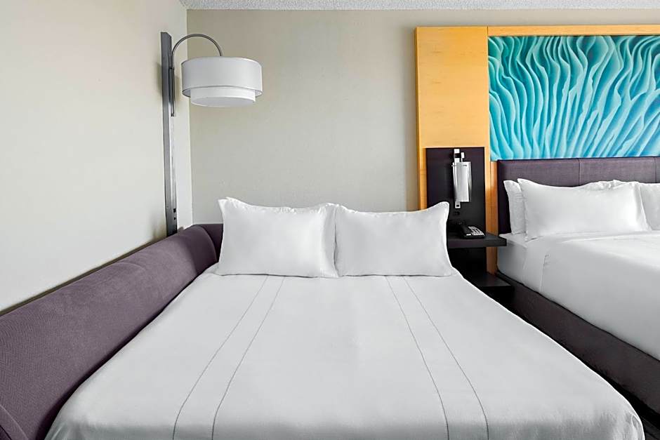 Boca Raton Marriott At Boca Center