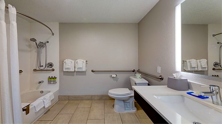 Holiday Inn Express & Suites Ashtabula-Geneva