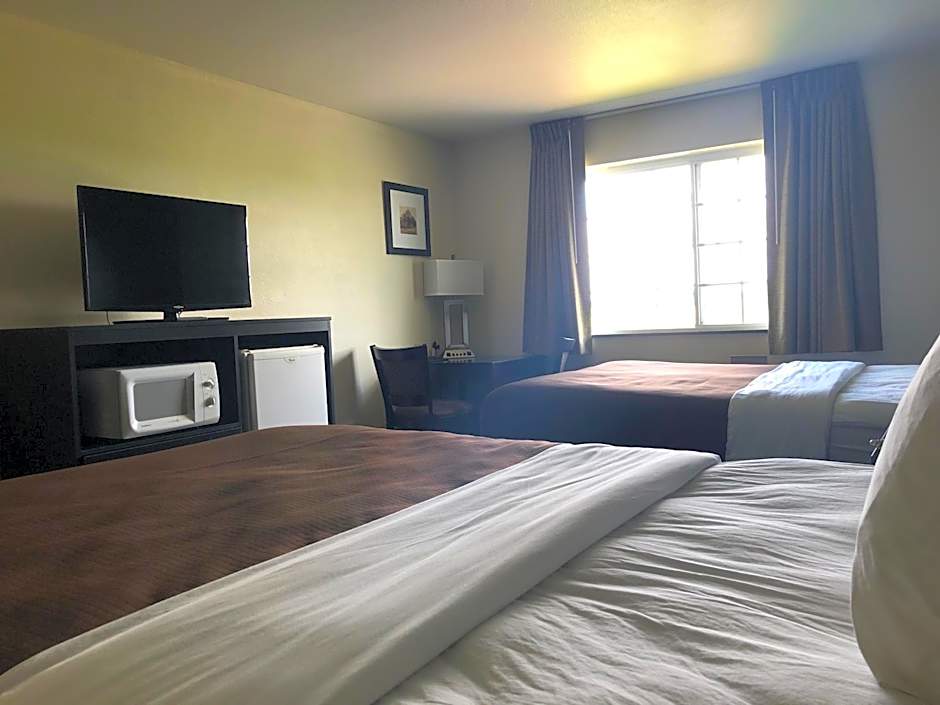 AmericInn by Wyndham Maquoketa