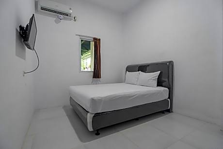 Standard Twin Shared Bath