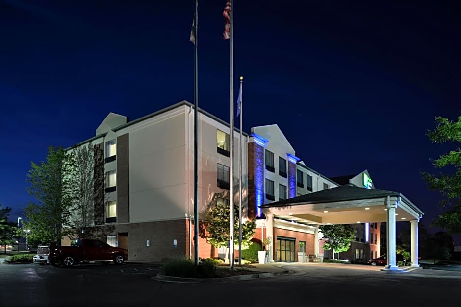Holiday Inn Express Hotel & Suites Milwaukee-New Berlin By IHG