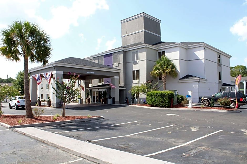Wingate by Wyndham Kings Bay Naval Base / I-95