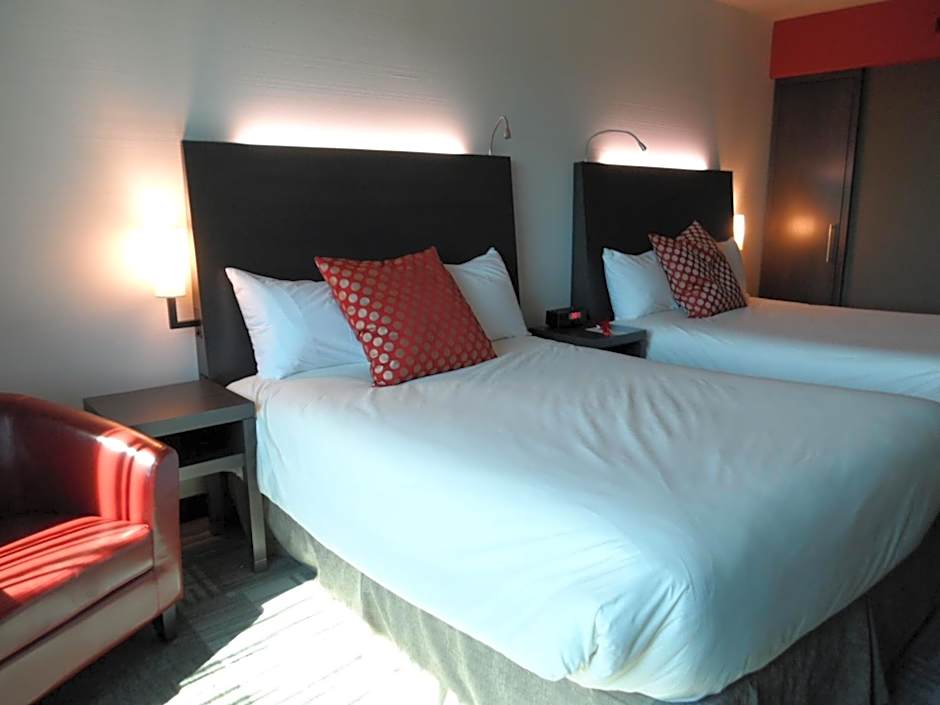 Grand Times Hotel Sherbrooke