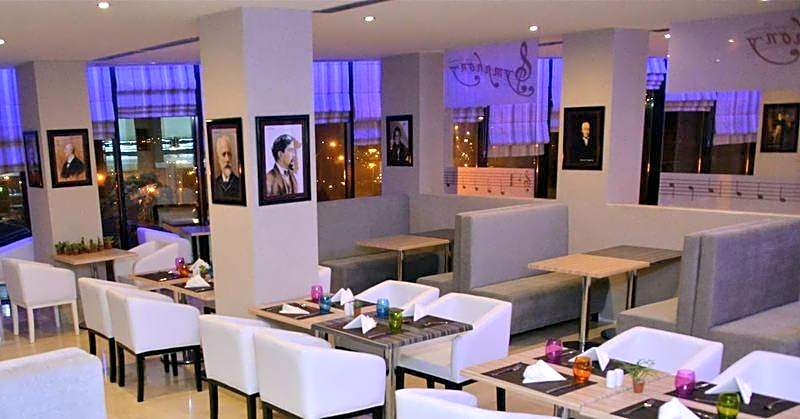 Hotel Adef
