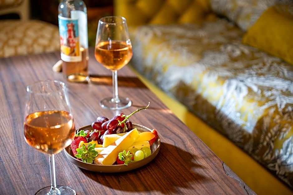 Casa Suzanna Tel-Aviv קאסה סוזנה נחלת בנימין