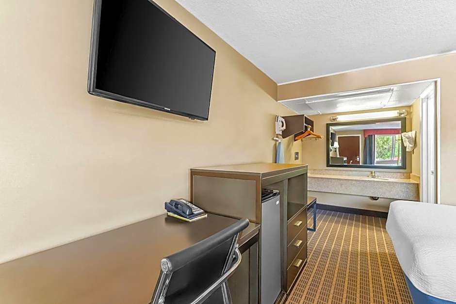 Days Inn by Wyndham Elko