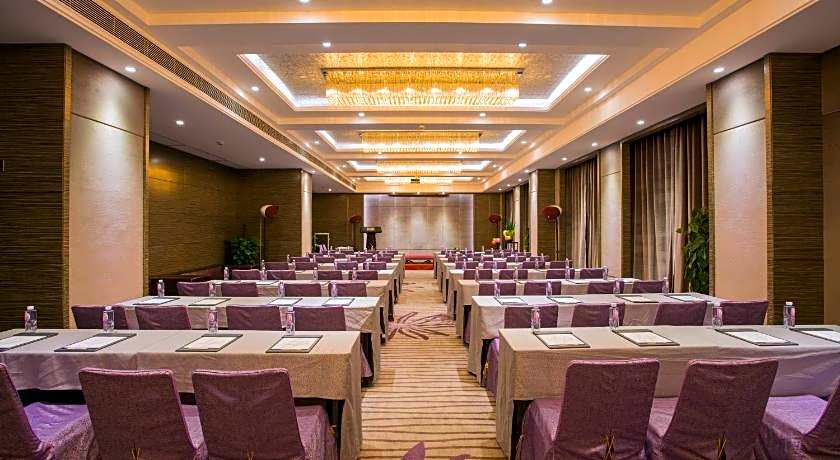 La Perle International Hotel