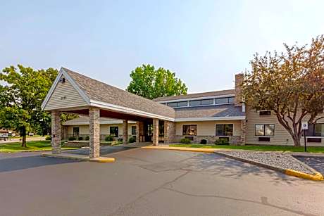 Quality Inn Oshkosh Aviation Park