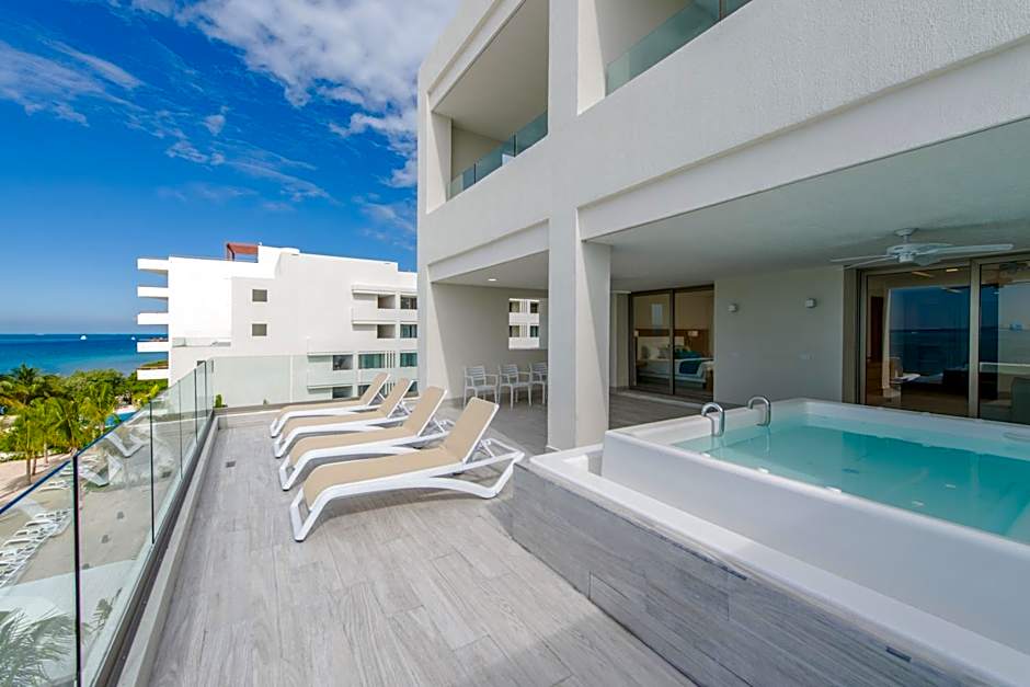 Izla Beach Front Hotel