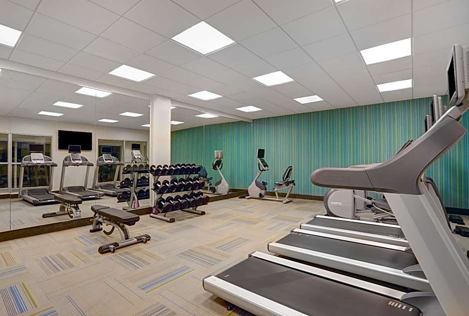 Holiday Inn Express & Suites - Lenexa - Overland Park Area By IHG