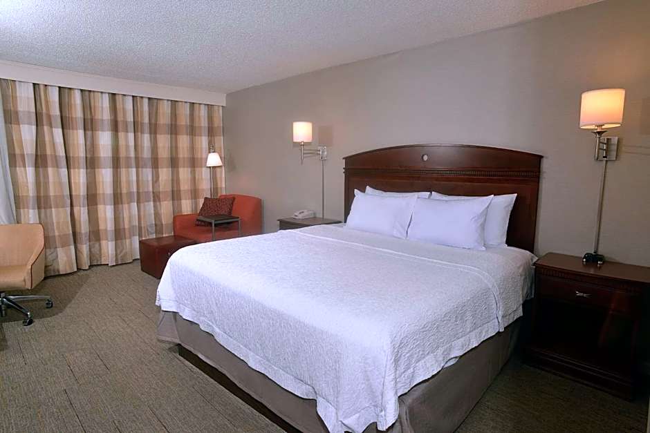 Hampton Inn By Hilton Springfield South