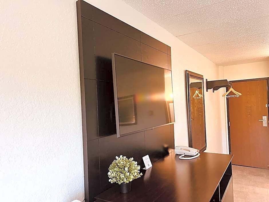 Travelodge by Wyndham Valleyfair Shakopee