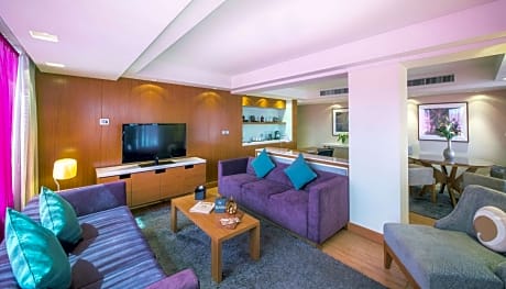 Suite with Sea View and Lounge Access