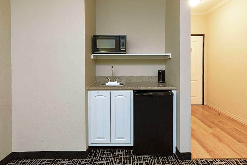 La Quinta Inn & Suites by Wyndham Garland Harbor Point