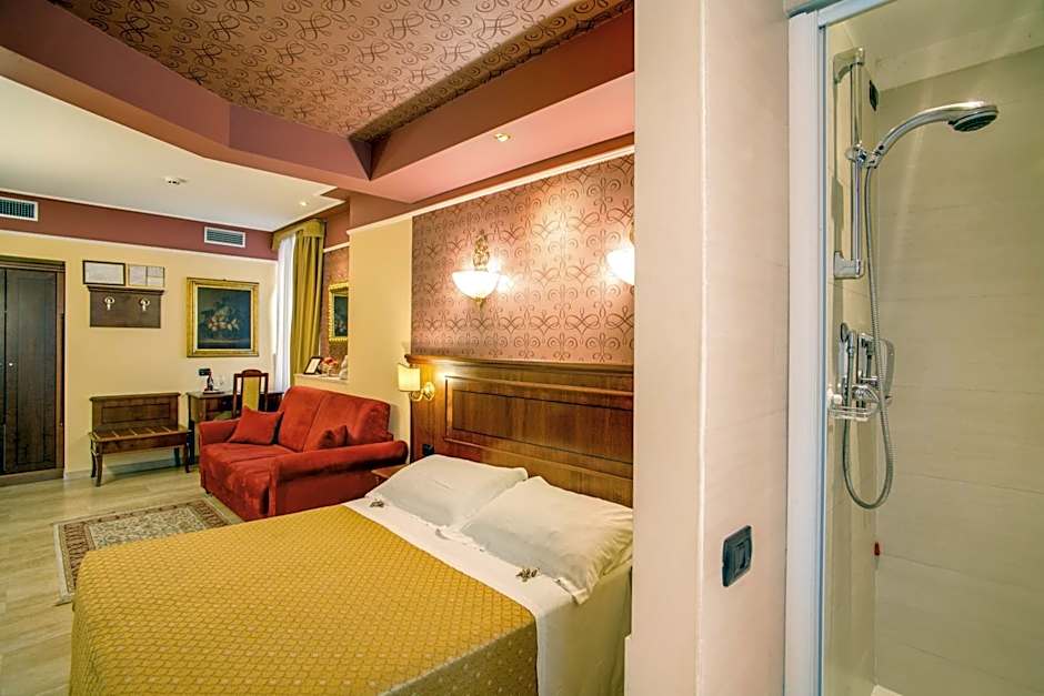 Aurelius Art Gallery Hotel