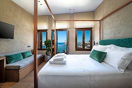 Deluxe Double Room with Balcony and Sea View