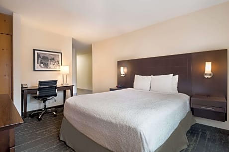 1 KING BED,NSMK,SOFBD,SHOWER,MICRFG,HISPD,COFMKR,FULL BREAKFAST