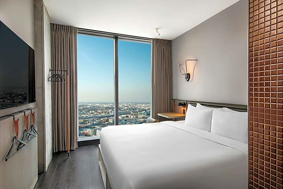 Moxy Downtown Los Angeles